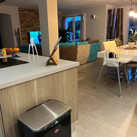 Villa Moderne Avec Piscine *