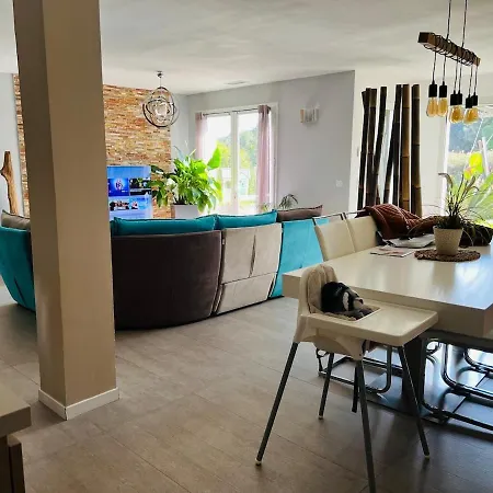 Moderne Avec Piscine Villa