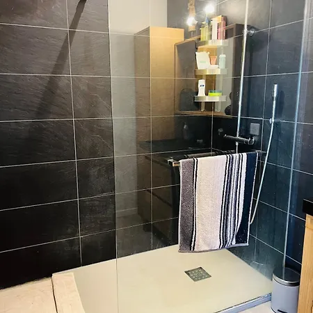 Villa Moderne Avec Piscine *