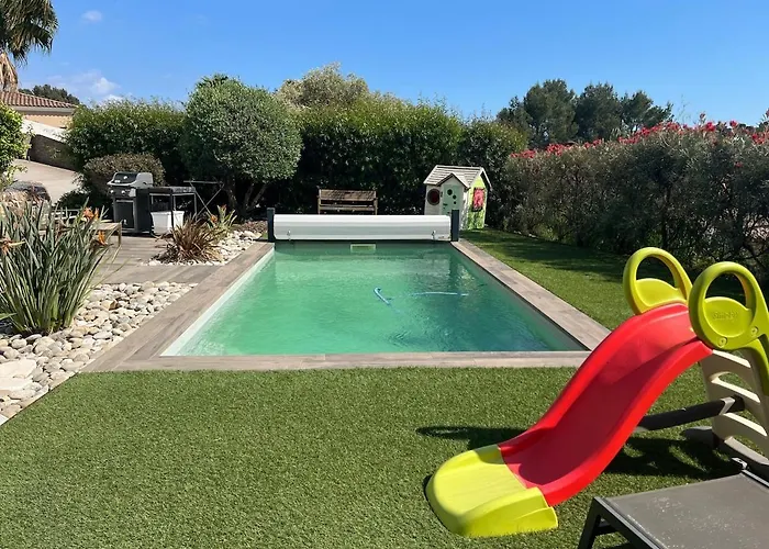 Moderne Avec Piscine 빌라 *